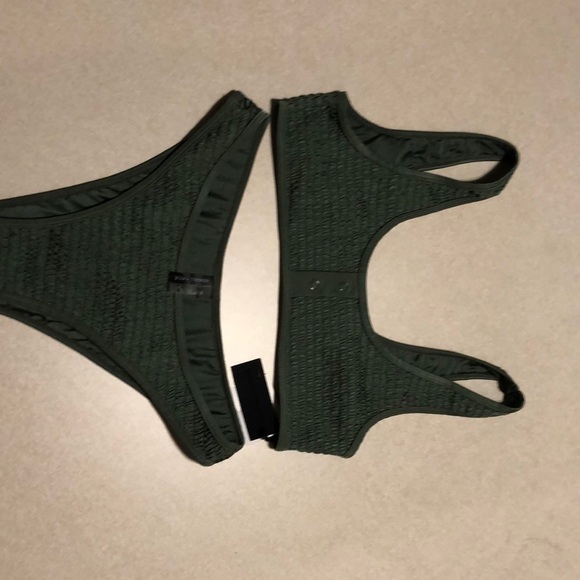 Kendall and Kylie swimsuit - Picture 4 of 6